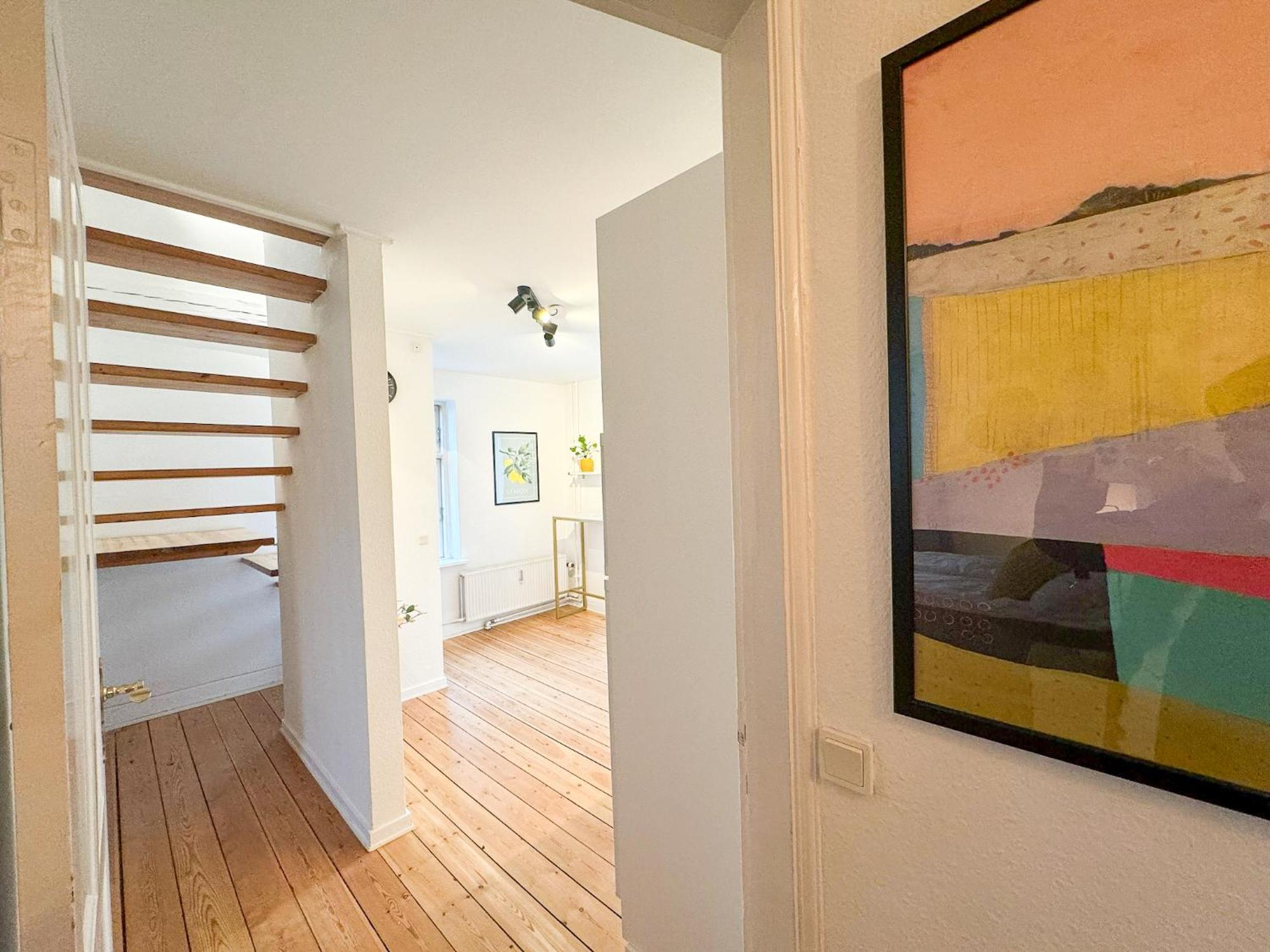 Spacious And Modern House Close To Center Apartment