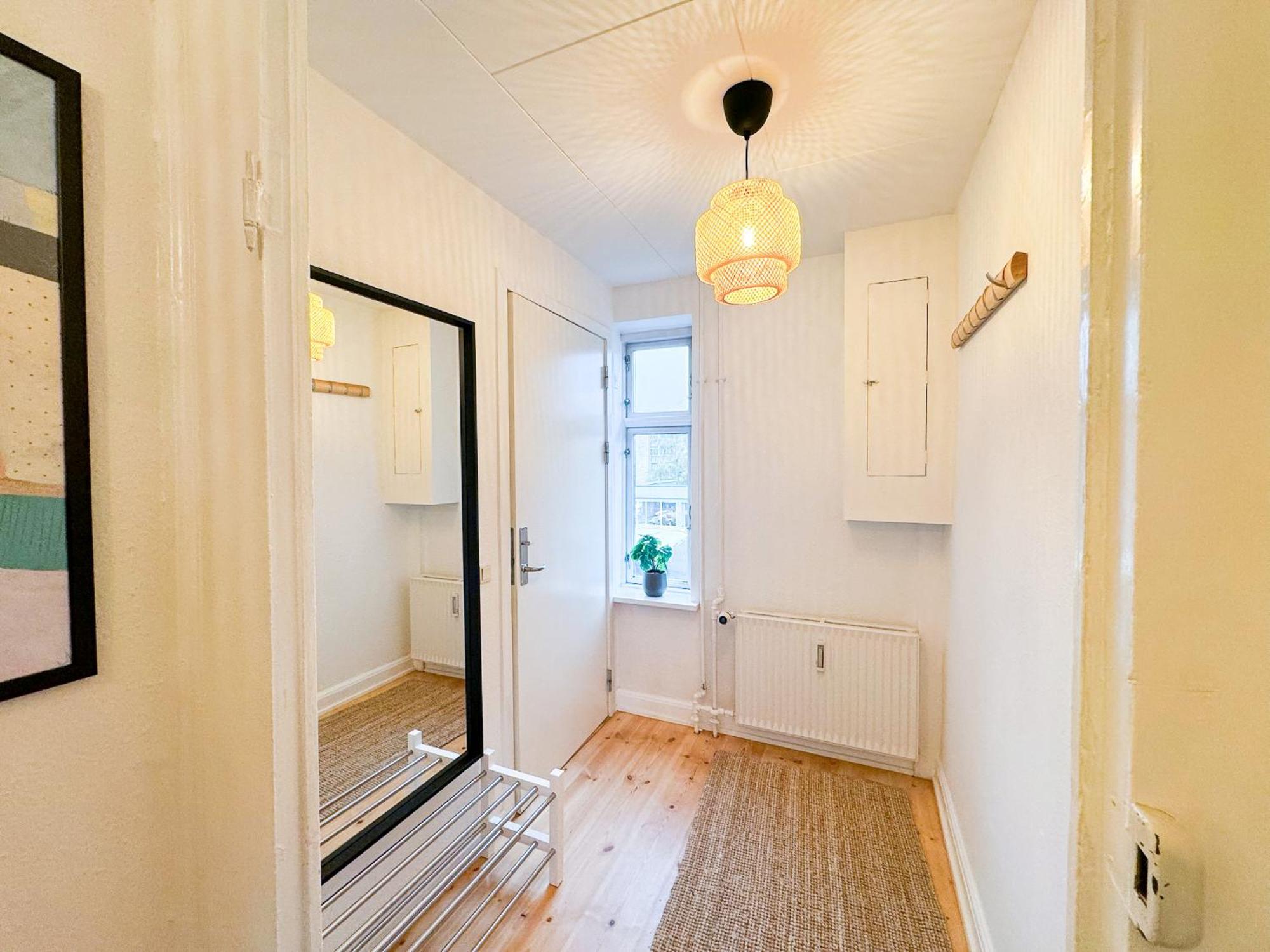 Spacious And Modern House Close To Center Apartment